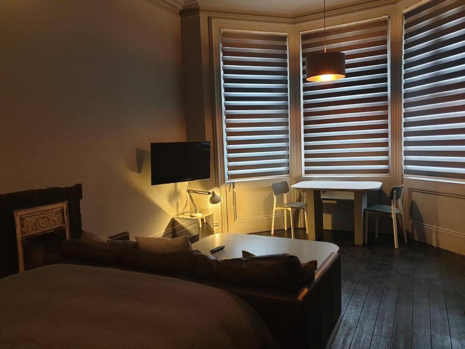 Elegant Studio In Central Hove - 5 Min Walk To Beach - 10 Min To Брайтонн Экстерьер фото